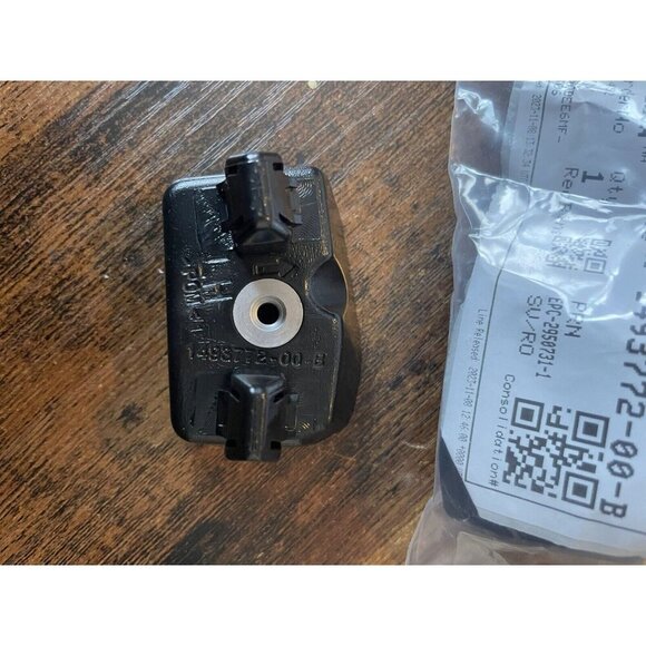 Tesla Model Y Fender Bracket Right Passenger Side OEM – Part #1493773‑00‑B - Picture 4 of 4